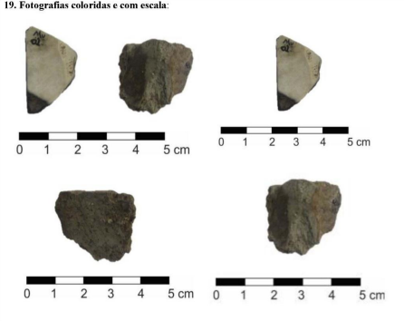 Fragmentos cerâmicos provenientes de distintos vasilhames feitos com argila. 